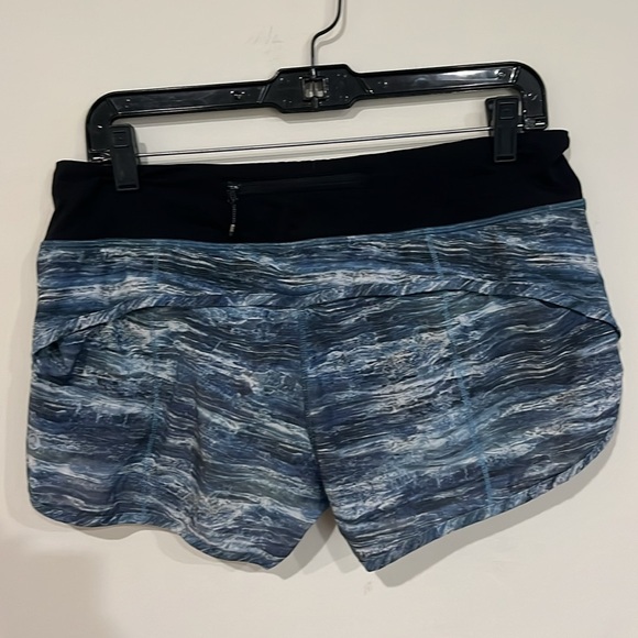 Lululemon multi color marble pattern speed short sz 8 3” has liner - Picture 2 of 6